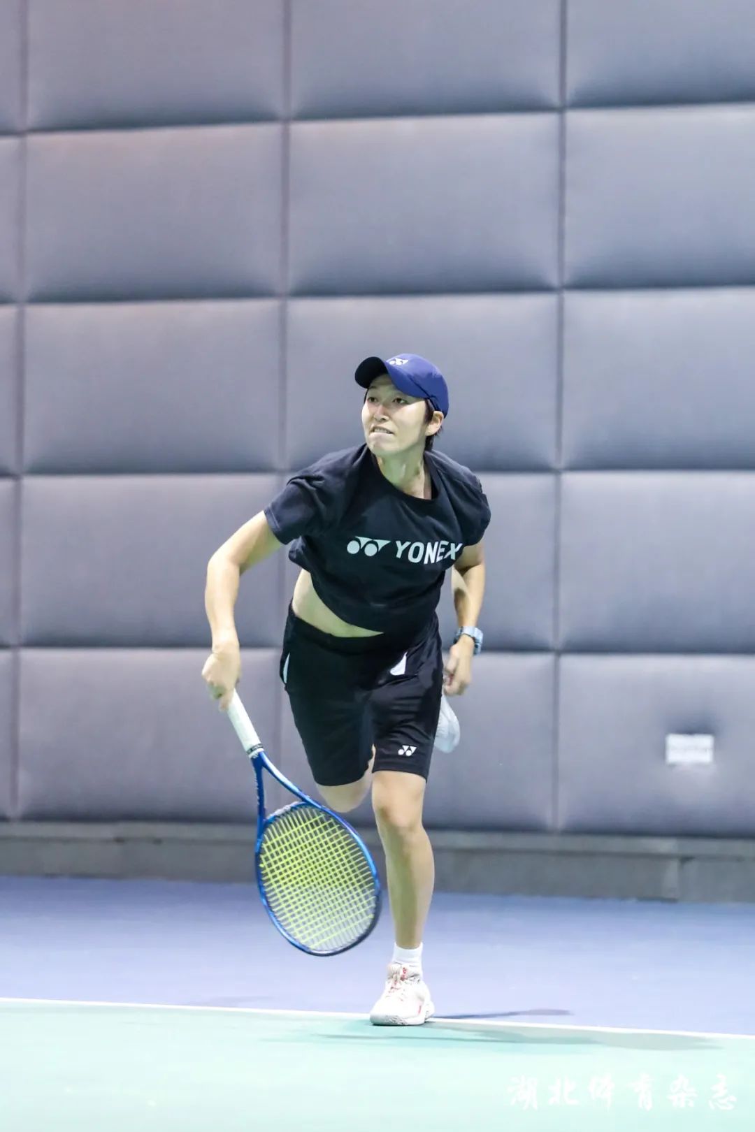 赛中屡次扮 赛中屡次扮