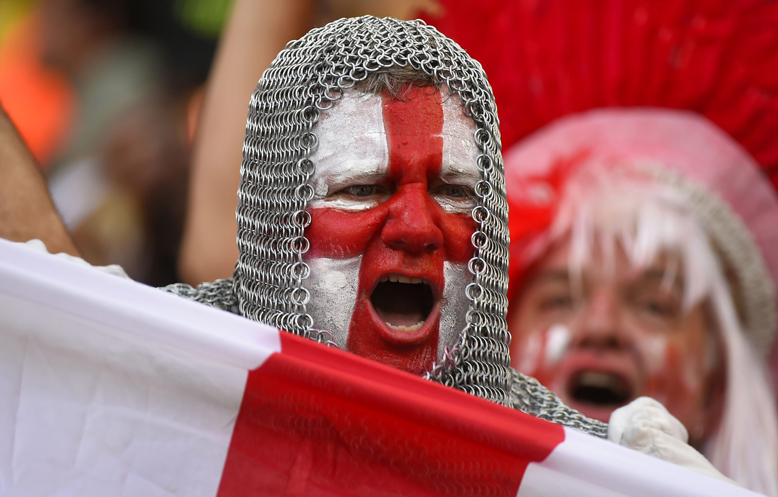 坐镇主场迎 坐镇主场迎